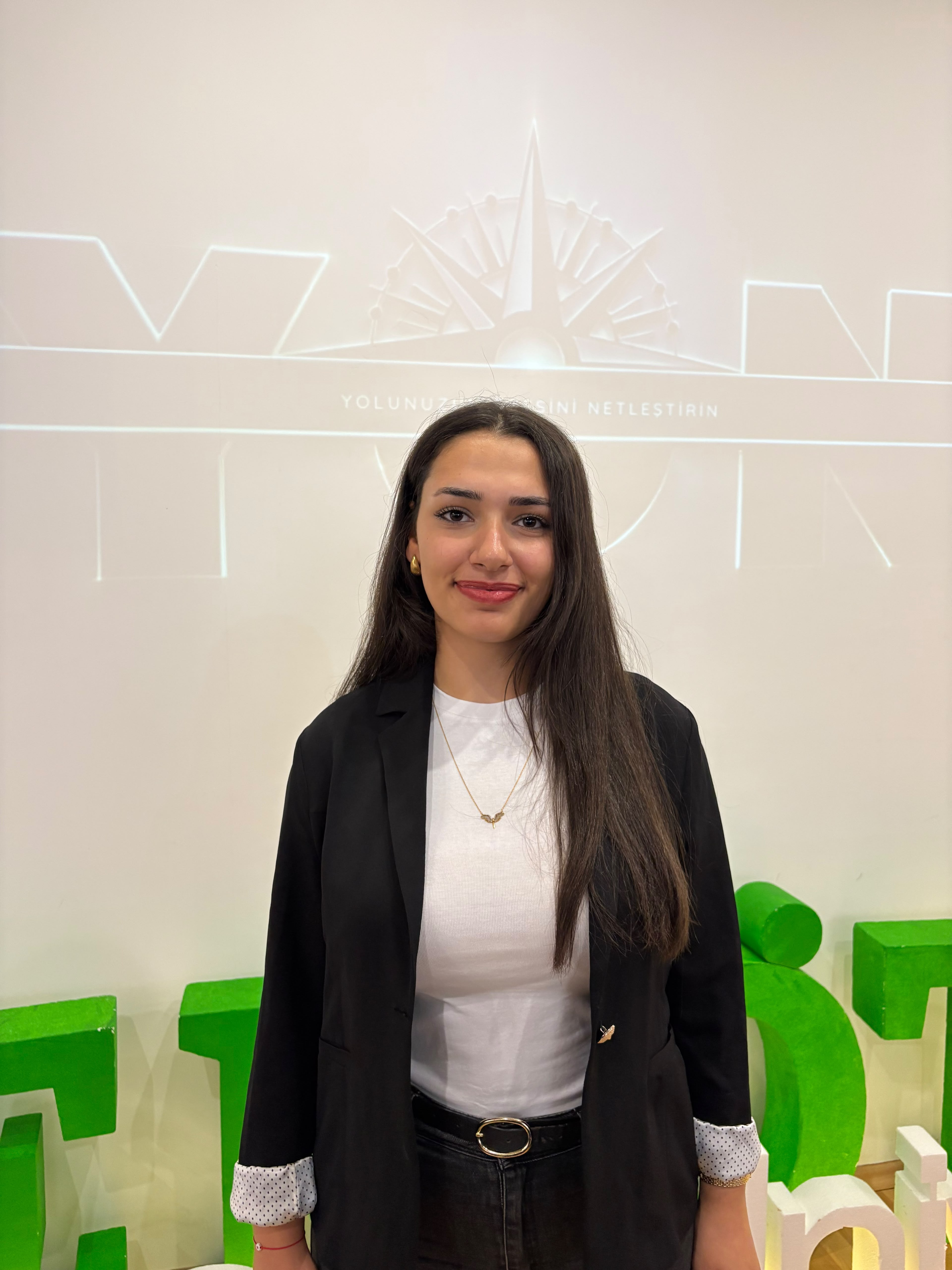 Ece Çam