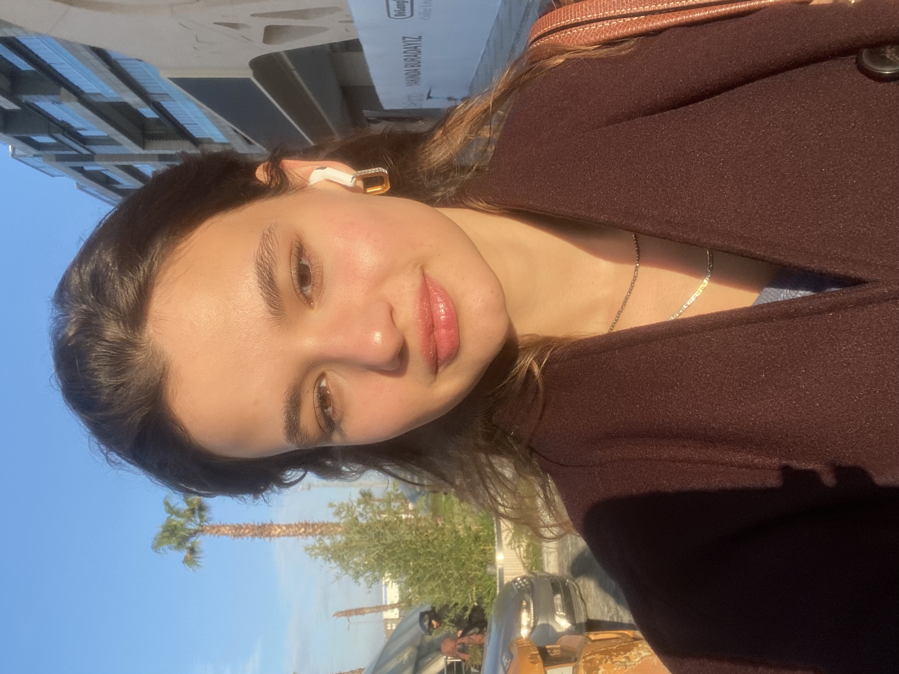 Elif Püsküllü